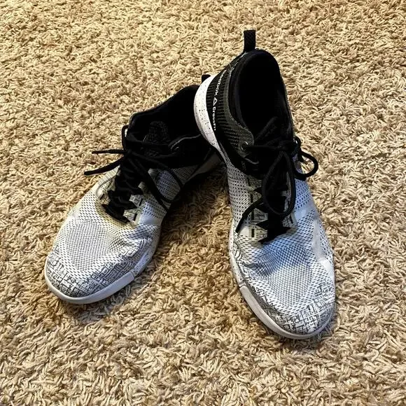 Reebok Womens 9.5 Crossfit Shoes Black White 9 1/2 Gym Workout Training Lifting - Picture 1 of 8